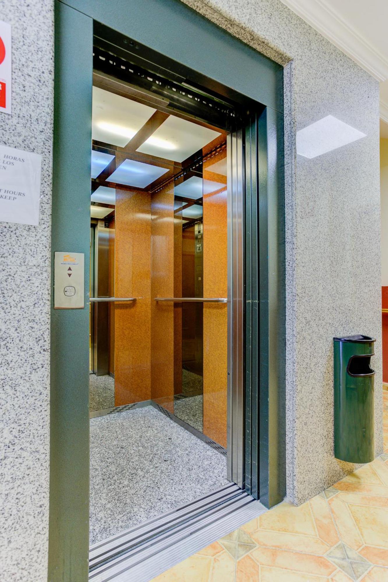 Hotel Pizarro Humanes de Madrid Extérieur photo