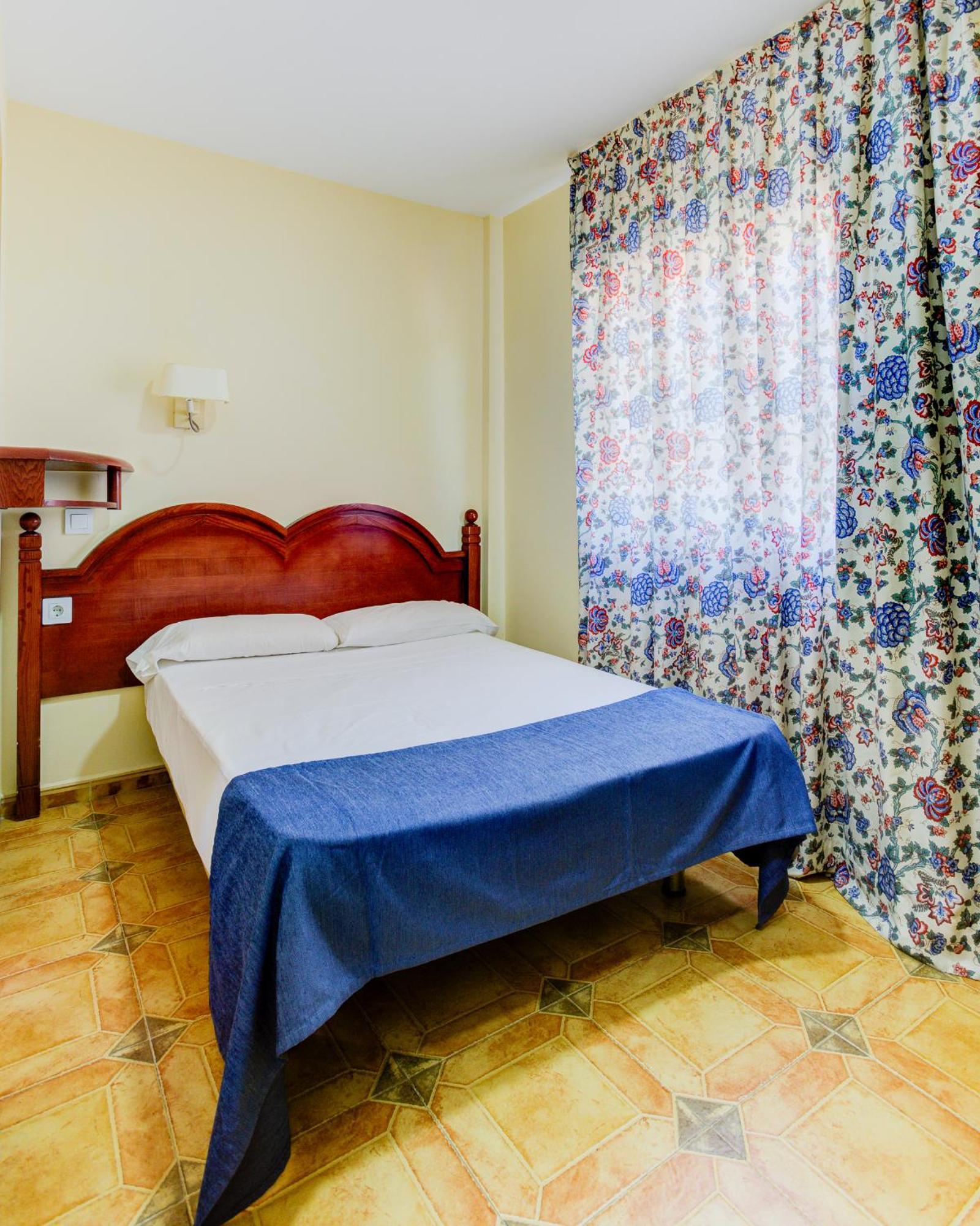 Hotel Pizarro Humanes de Madrid Extérieur photo